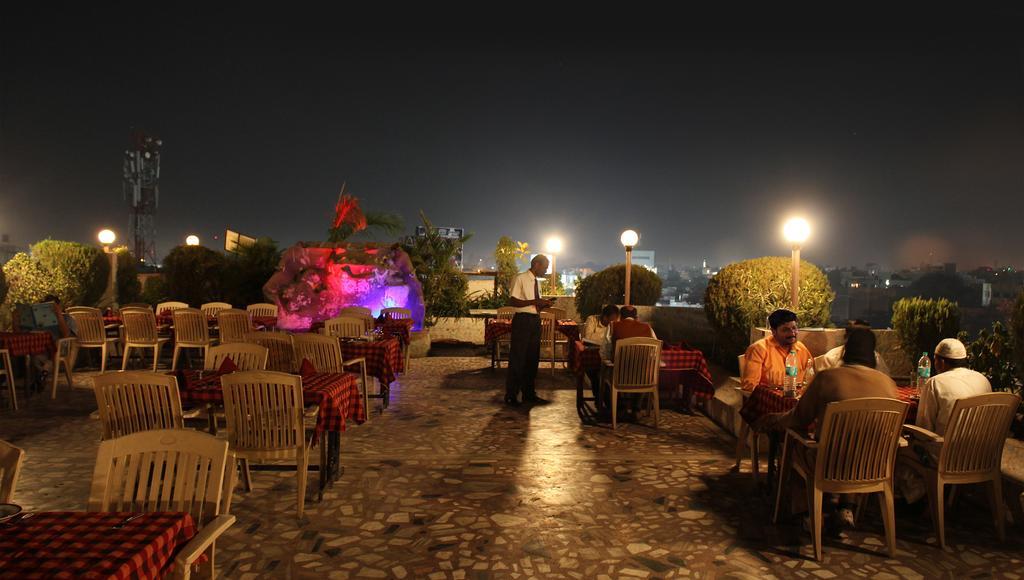 Hotel Kohinoor Plaza Aurangabad  Buitenkant foto